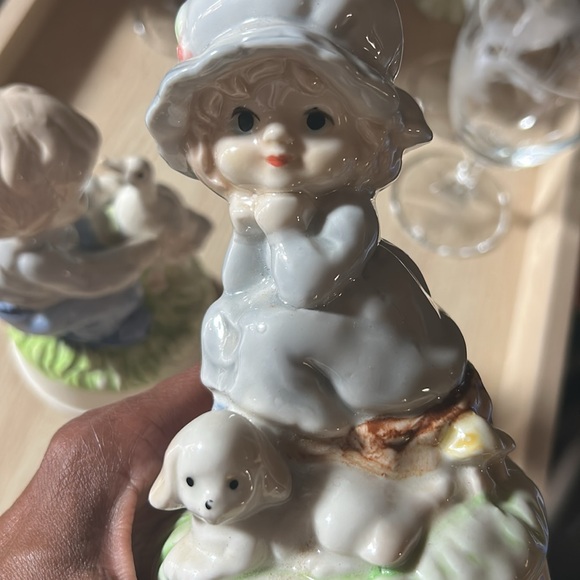 Musical Rotating Vintage Porcelain Figurines with Boy and Girl🥳🥳❌❌ - Picture 5 of 7